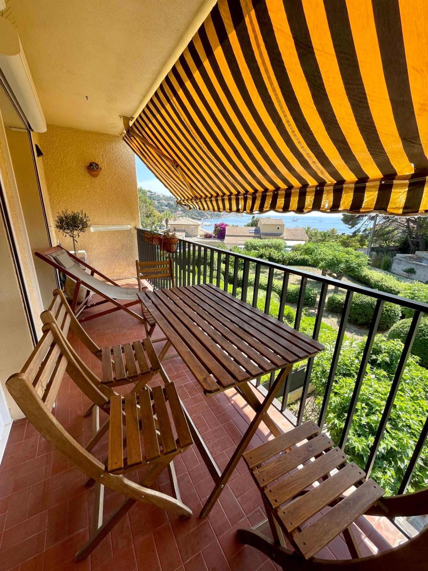 Appartement Cosy Vue Mer A 50 M De La Plage - Refait A Neuf Et Climatise Le Pradet Dış mekan fotoğraf